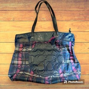 𝙑𝙚𝙧𝙮 𝙂𝙤𝙤𝙙 • COACH Tartan Plaid Hobo Style Tote Bag ✨ 𝙫𝙞𝙣𝙩𝙖𝙜𝙚✨